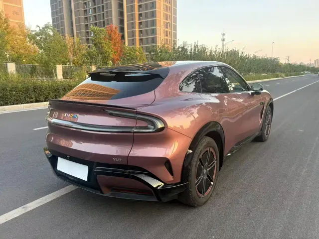 Xiaomi YU7 — Фото автомобиля 9