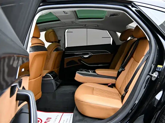 Audi A8 — Фото автомобиля 12
