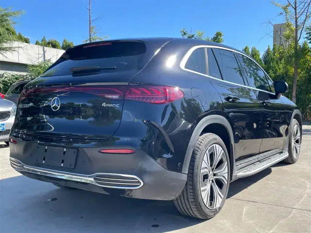 Mercedes-Benz EQE SUV — Фото автомобиля 3