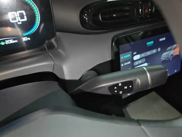 Leapmotor T03 — Фото автомобиля 13