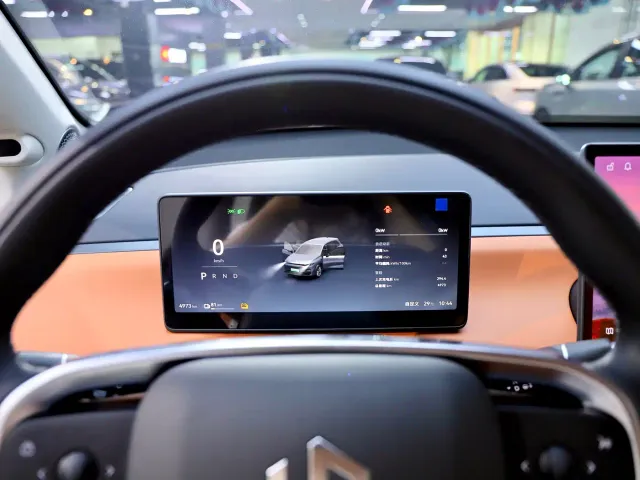 Leapmotor C10 — Фото автомобиля 13