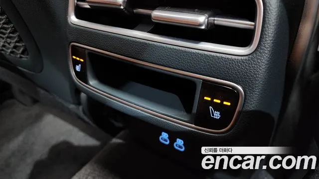 Genesis GV70 — Фото автомобиля 19