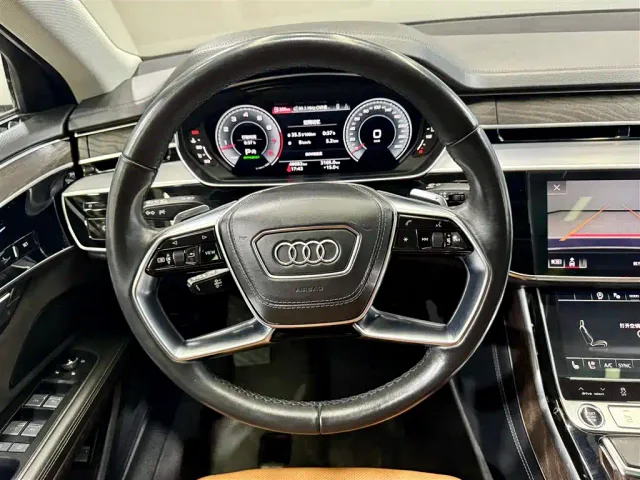 Audi A8 — Фото автомобиля 22