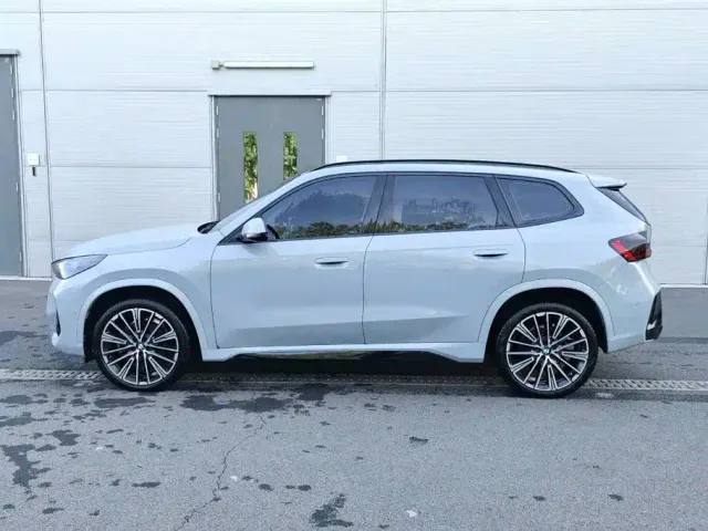BMW X1 — Фото автомобиля 2
