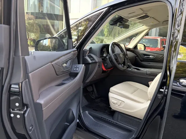 Toyota Alphard — Фото автомобиля 7