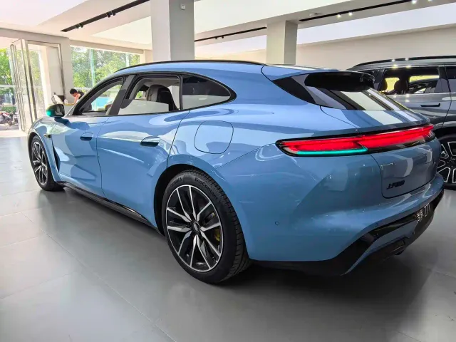 Shangjie Z7T — Фото автомобиля 5