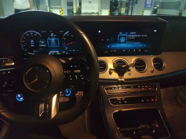 Mercedes-Benz E-Class AMG — Фото автомобиля 10