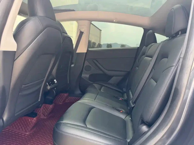 Tesla Model Y — Фото автомобиля 6