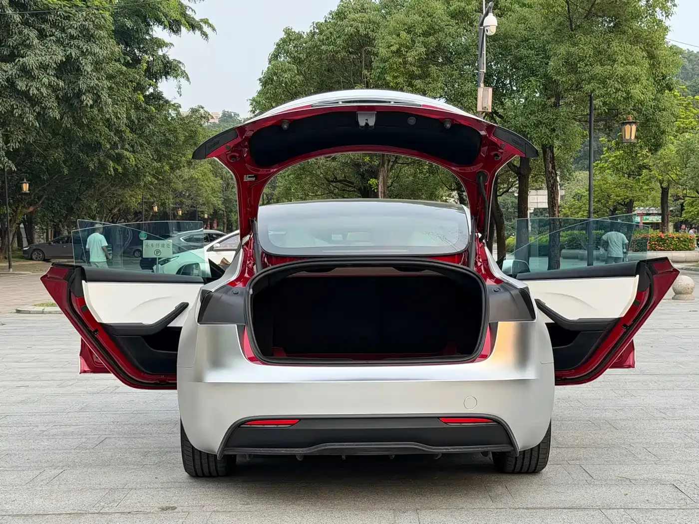 Tesla Model 3 2025 Model Year Facelift Rear-Wheel Drive — Фото автомобиля 17