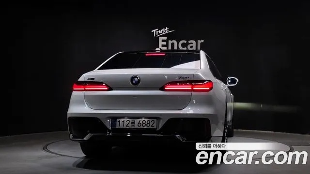BMW 7 Series G70 — Фото автомобиля 4