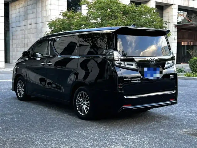 Toyota Vellfire — Фото автомобиля 16