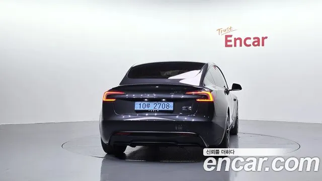 Tesla Model 3 — Фото автомобиля 3