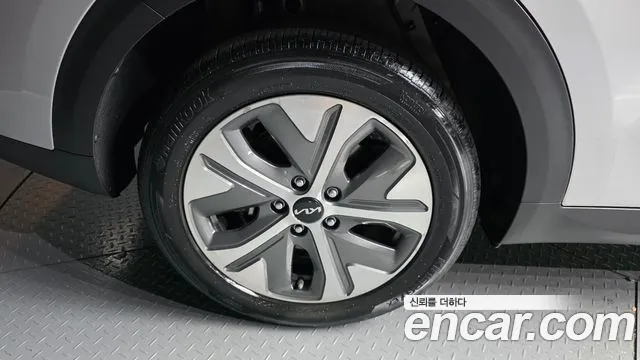Kia Niro Niro Plus Air — Фото автомобиля 5