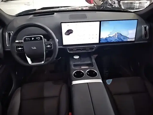 Li Auto L8 — Фото автомобиля 9