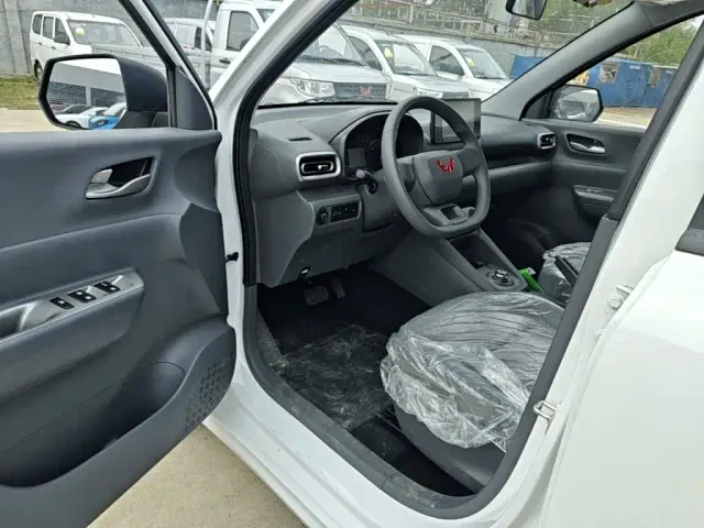 Wuling Hongguang — Фото автомобиля 15