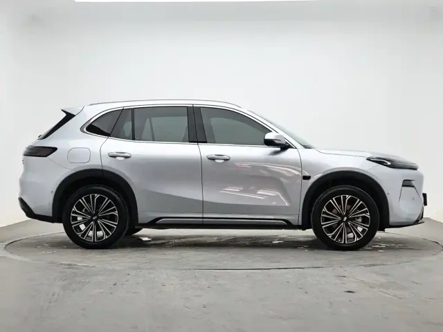 Geely Galaxy Starship 7 EM-i — Фото автомобиля 5