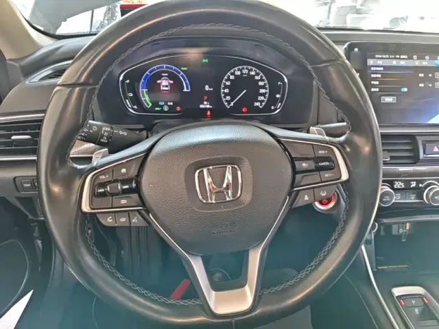 Honda Accord — Фото автомобиля 10