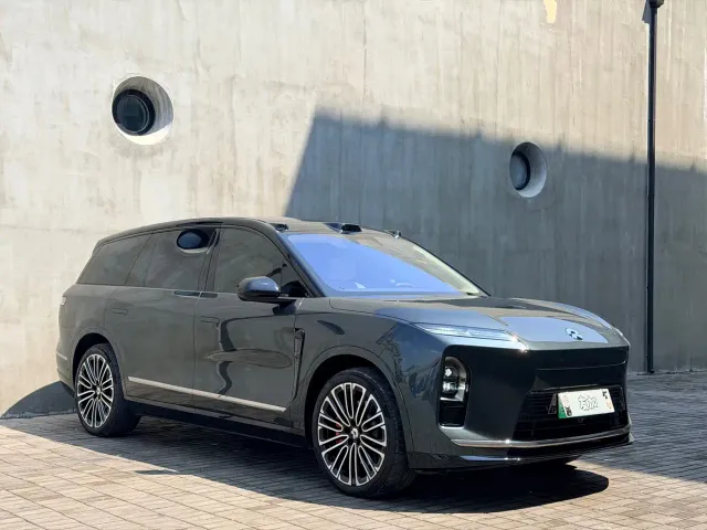 Nio ES8 — Фото автомобиля 3