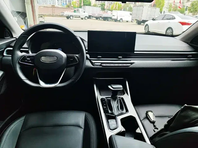 Geely Emgrand — Фото автомобиля 9