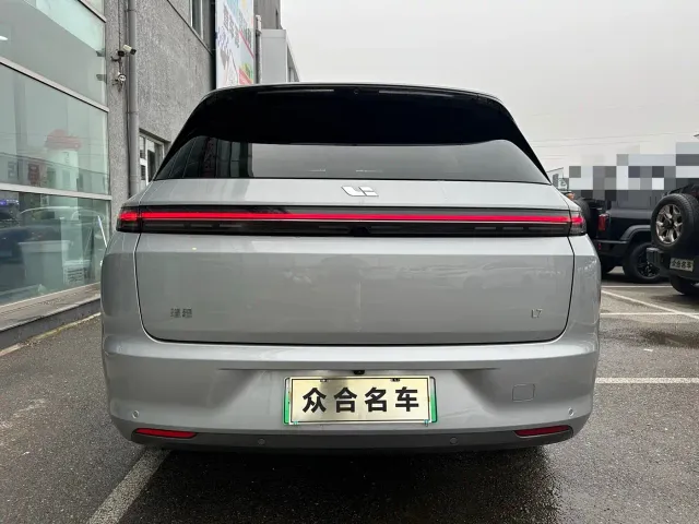 Li Auto L7 — Фото автомобиля 3