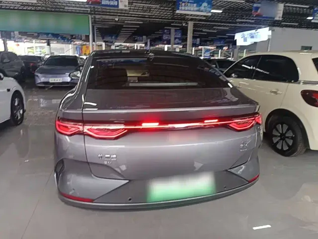 BYD Qin L — Фото автомобиля 3