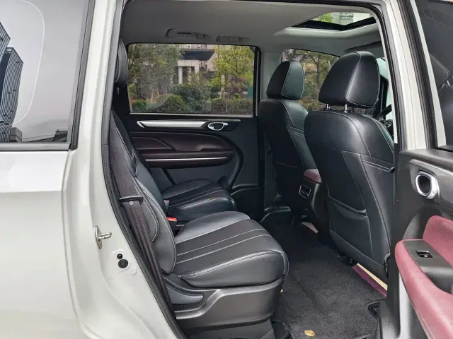 GAC Trumpchi M6 — Фото автомобиля 13