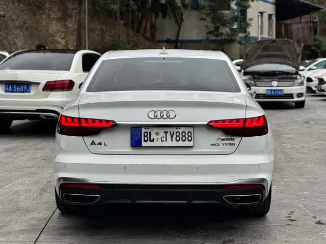 Audi A4L — Фото автомобиля 11