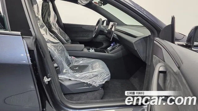 Tesla Model Y — Фото автомобиля 17