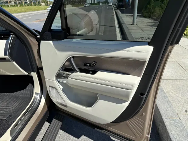 Land Rover Range Rover — Фото автомобиля 28