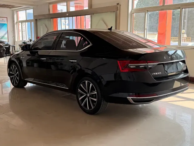Skoda Superb — Фото автомобиля 6