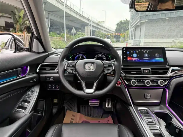 Honda Accord — Фото автомобиля 10