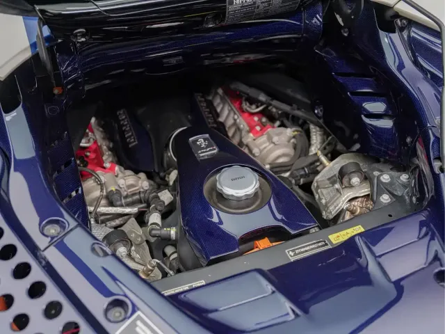 Ferrari SF90 2021 3.9T V8 Spider — Фото автомобиля 17