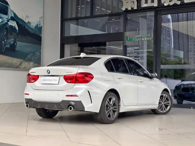 BMW BMW 1 Series 2020 Model 120i M Sport Package — Фото автомобиля 4