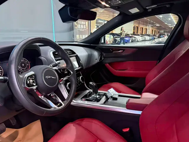 Jaguar XEL — Фото автомобиля 11