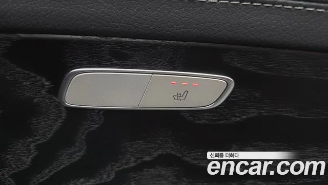 Mercedes-Benz E-Class — Фото автомобиля 28