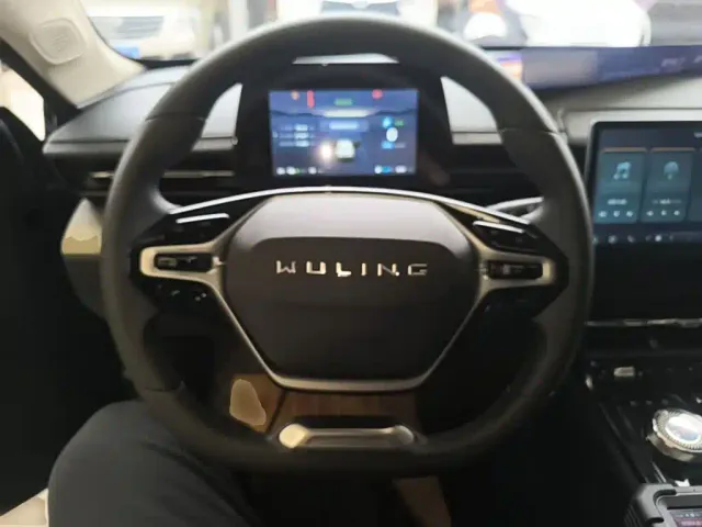 Wuling Starlight — Фото автомобиля 10