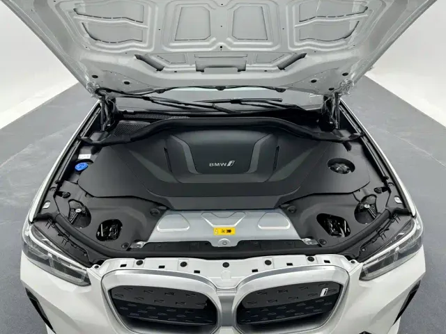 BMW BMW iX3 2024 Leading Edition — Фото автомобиля 27