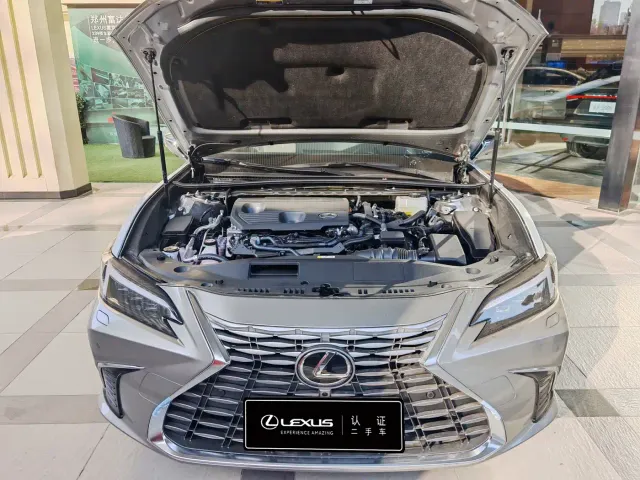 Lexus ES — Фото автомобиля 2
