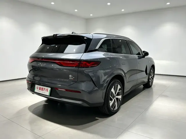 BYD Tang L — Фото автомобиля 12
