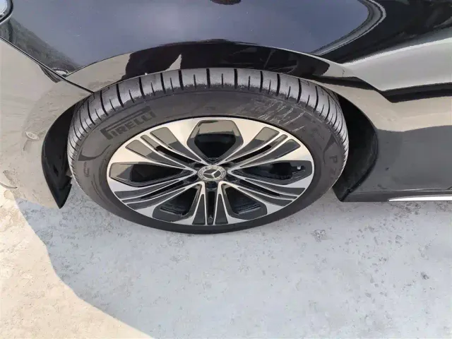 Mercedes-Benz E-Class — Фото автомобиля 22