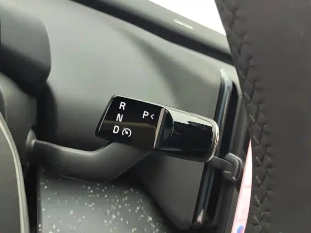 Volvo EX30 — Фото автомобиля 16