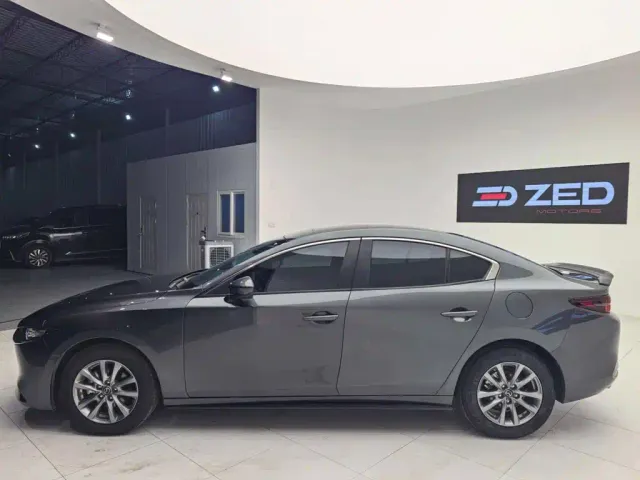 Mazda Axela — Фото автомобиля 7