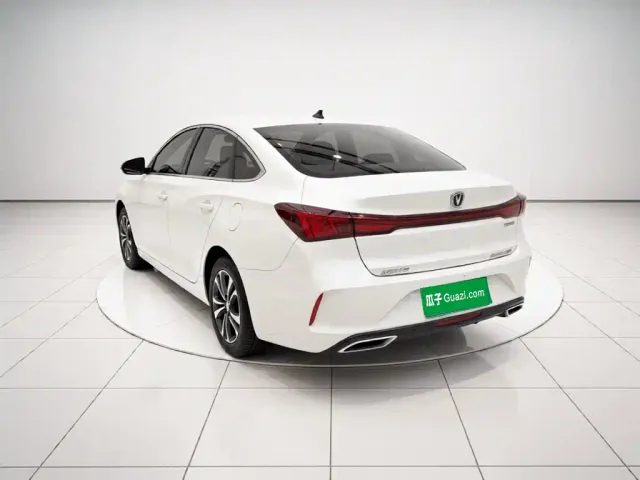 Changan Eado — Фото автомобиля 4