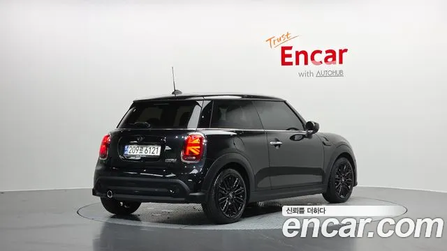 Mini Cooper Cooper Classic Plus — Фото автомобиля 2