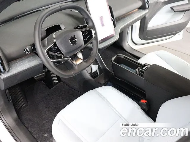 Volvo EX30 — Фото автомобиля 17