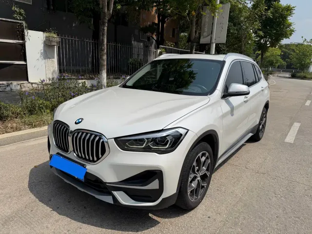Фотография автомобиля — BMW X1