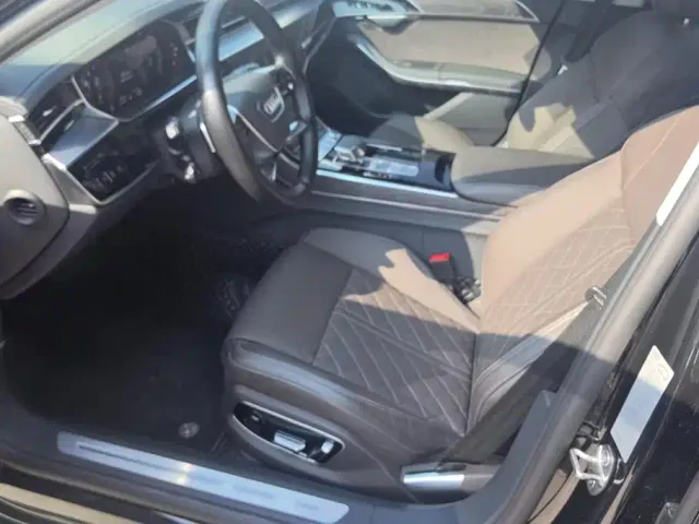 Audi A8 — Фото автомобиля 9