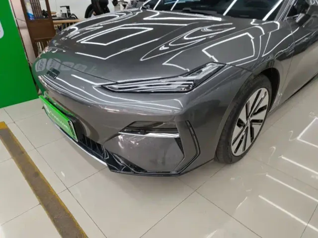 Geely Galaxy E8 — Фото автомобиля 23