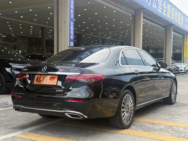 Mercedes-Benz E-Class — Фото автомобиля 5
