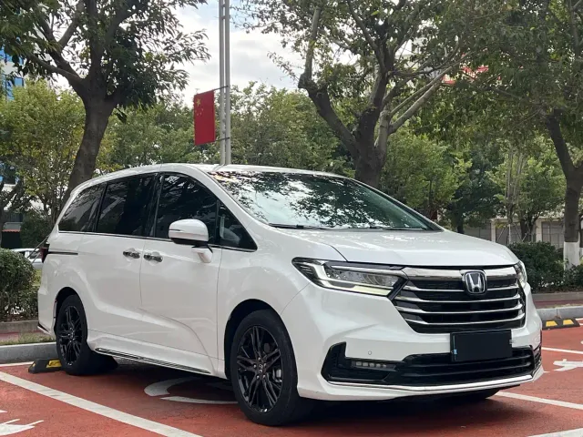 Honda Odyssey — Фото автомобиля 3